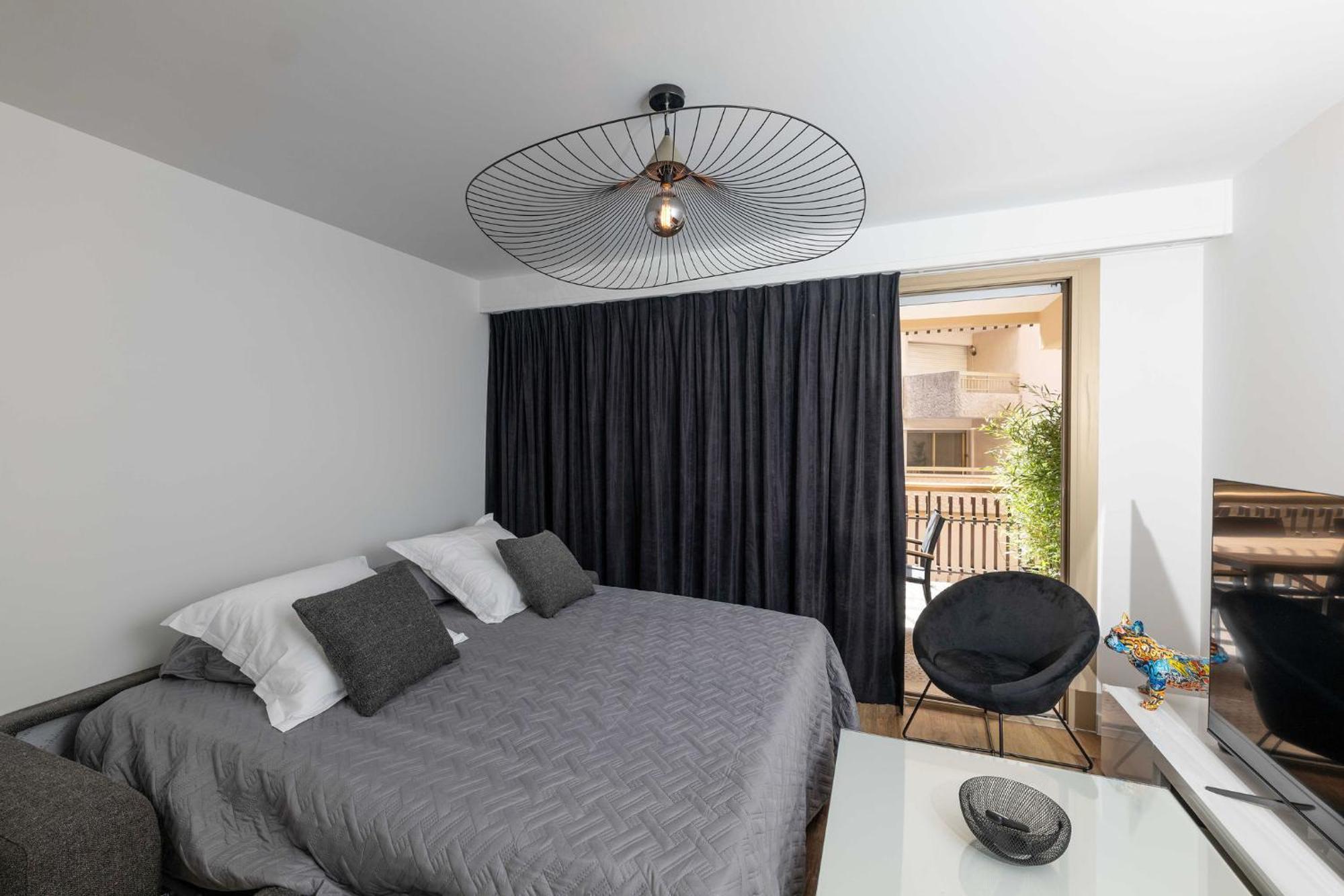 Somptueux Appartement 20M Plages Avec Vue Mer Antibes Esterno foto